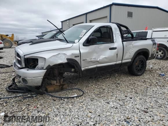 2007 Dodge 1500 SLT with VIN 1D7HU16267J558287, listed as a Copart auction lot 50923355 with 164,838 mi miles and Clean title. Bid and sale history available at DreamBid. Image 1.