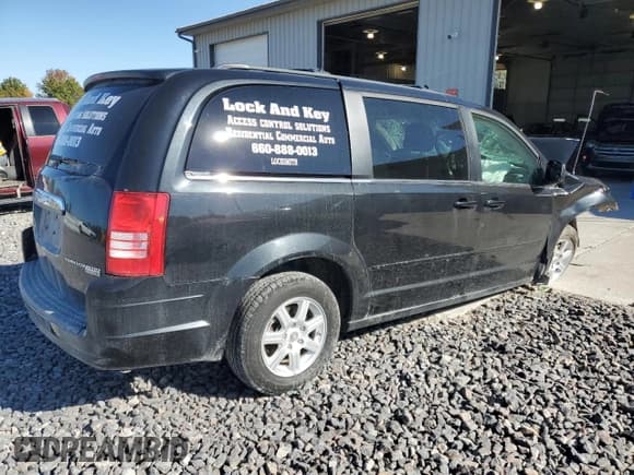 ✅ 2010 Chrysler Town & Country LX • VIN: 2A4RR2D11AR391852 • Lot: 90645445. Wystawiony na Copart z przebiegiem Nie podano. Bezpłatny archiwum sprzedaży aukcyjnych z USA i szczegółowy raport historii pojazdu na DreamBid. Zdjęcie 3.