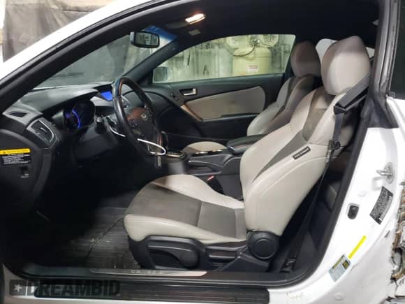 2015 Hyundai Genesis Coupe Ultimate с VIN KMHHU6KJ3FU123515, выставлен на аукционе Copart как лот 86863244 с пробегом 64 623 миль миль и Списание • Salvage title. История ставок и продаж доступна на DreamBid. Изображение 7.