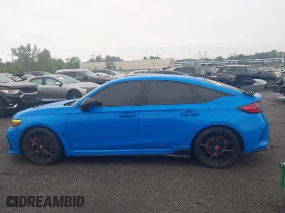 ✅ 2023 Honda Civic Type R • VIN: JHMFL5G46PX002472 • Lot: 42324262. Listed on IAAI with Not provided. Free auction sales archive from the USA and detailed vehicle history report at DreamBid. Image 14.