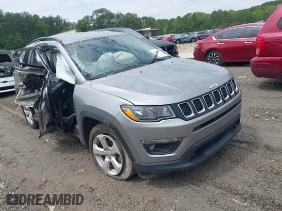 ✅ 2019 Jeep Compass Latitude • VIN: 3C4NJCBB3KT851086 • Lot: 42248059. Listed on IAAI with 149,351 mi. Free auction sales archive from the USA and detailed vehicle history report at DreamBid. Image 1.