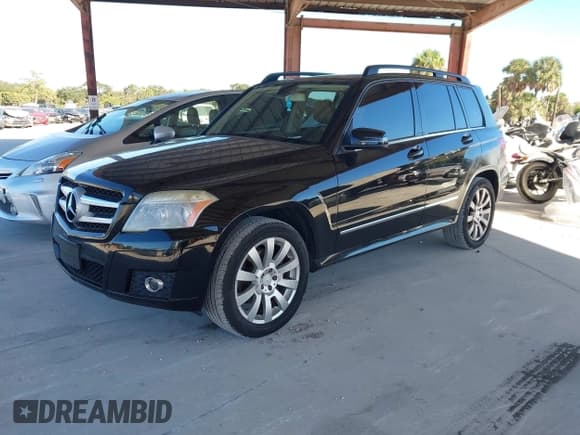 ✅ 2011 Mercedes-Benz GLK 350 • VIN: WDCGG5GBXBF613249 • Lot: 43563962. Wystawiony na IAAI z przebiegiem 253 623 mil. Bezpłatny archiwum sprzedaży aukcyjnych z USA i szczegółowy raport historii pojazdu na DreamBid. Zdjęcie 2.