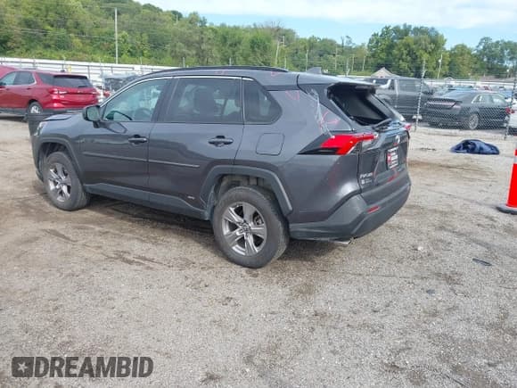 ✅ 2023 Toyota RAV4 Hybrid LE • VIN: 4T3LWRFV2PU105437 • Лот: 43294986. Опубликован ранее на IAAI с пробегом 16 377 миль. Бесплатный доступ к архиву аукционных продаж из США и подробный отчёт об истории автомобиля на DreamBid. Изображение 3.