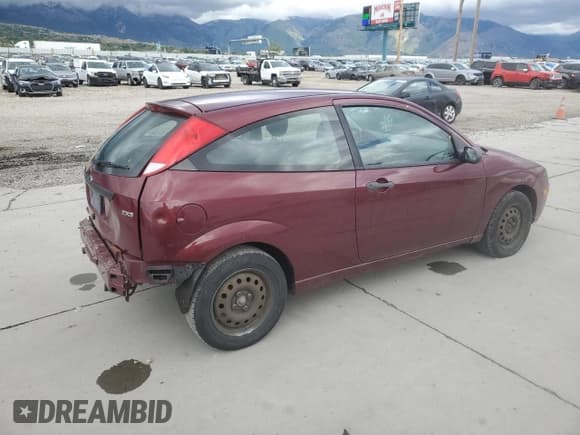 ✅ 2006 Ford Focus S • VIN: 1FAFP31N36W227356 • Lot: 56711205. Wystawiony na Copart z przebiegiem 231 275 mil. Bezpłatny archiwum sprzedaży aukcyjnych z USA i szczegółowy raport historii pojazdu na DreamBid. Zdjęcie 3.