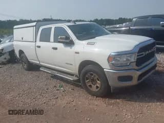✅ 2019 Ram 2500 Tradesman • VIN: 3C6UR4HJ5KG548111 • Lot: 42338708. Wystawiony na IAAI z przebiegiem 156 231 mil. Bezpłatny archiwum sprzedaży aukcyjnych z USA i szczegółowy raport historii pojazdu na DreamBid. Zdjęcie 1.