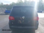 ✅ 2011 Volkswagen Routan SE • VIN: 2V4RW3DG3BR717246 • Лот: 42196697. Опубликован ранее на IAAI с пробегом 155 375 миль. Бесплатный доступ к архиву аукционных продаж из США и подробный отчёт об истории автомобиля на DreamBid. Изображение 16.