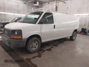 ✅ 2015 GMC Savana • VIN: 1GTZ7UCFXF1167771 • Lot: 41468173. Wystawiony na IAAI z przebiegiem 155 566 mil. Bezpłatny archiwum sprzedaży aukcyjnych z USA i szczegółowy raport historii pojazdu na DreamBid. Zdjęcie 2.