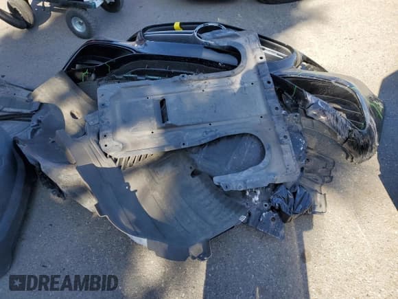 ✅ 2020 Mercedes-Benz E 63 S AMG • VIN: WDDZF8KB8LA717950 • Лот: 44249075. Опубликован ранее на Copart с пробегом 27 991 миль. Бесплатный доступ к архиву аукционных продаж из США и подробный отчёт об истории автомобиля на DreamBid. Изображение 12.