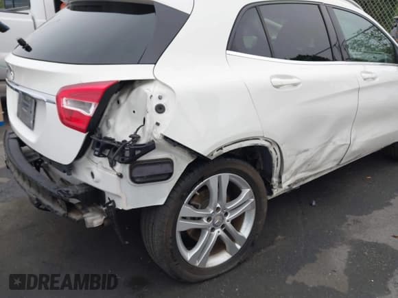 ✅ 2015 Mercedes-Benz GLA 250 • VIN: WDCTG4EB3FJ103422 • Lot: 42725340. Wystawiony na IAAI z przebiegiem 83 411 mil. Bezpłatny archiwum sprzedaży aukcyjnych z USA i szczegółowy raport historii pojazdu na DreamBid. Zdjęcie 6.