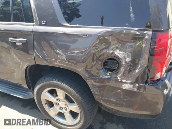 ✅ 2017 Chevrolet Tahoe LT • VIN: 1GNSCBKC2HR132923 • Lot: 42847378. Listed on IAAI with 105,804 mi. Free auction sales archive from the USA and detailed vehicle history report at DreamBid. Image 6.