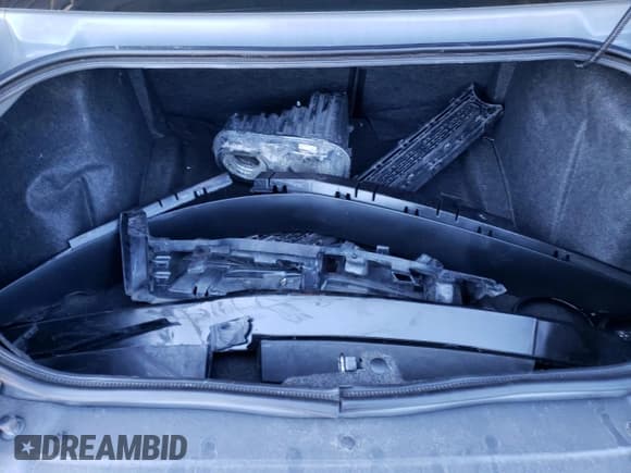 ✅ 2018 Dodge Challenger SXT Plus • VIN: 2C3CDZAG5JH183723 • Lot: 68832552. Wystawiony na Copart z przebiegiem 89 778 mil. Bezpłatny archiwum sprzedaży aukcyjnych z USA i szczegółowy raport historii pojazdu na DreamBid. Zdjęcie 12.