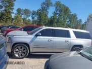 ✅ 2015 GMC Yukon XL Denali • VIN: 1GKS2JKJ3FR590671 • Lot: 43352032. Wystawiony na IAAI z przebiegiem 200 843 mil. Bezpłatny archiwum sprzedaży aukcyjnych z USA i szczegółowy raport historii pojazdu na DreamBid. Zdjęcie 13.