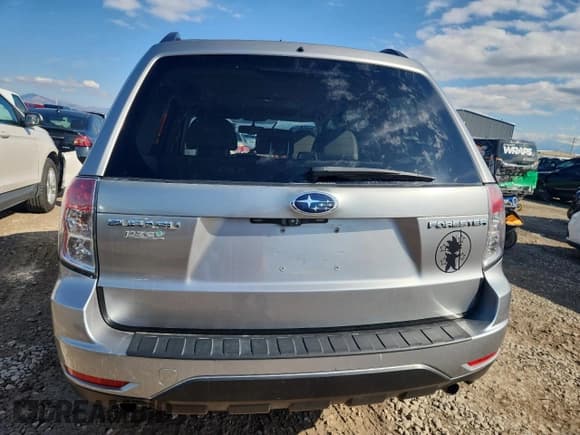 ✅ 2009 Subaru Forester X • VIN: JF2SH63629H781561 • Lot: 87196635. Listed on Copart with 203,456 mi. Free auction sales archive from the USA and detailed vehicle history report at DreamBid. Image 6.