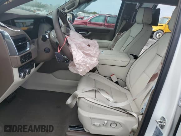 ✅ 2025 GMC Yukon Denali • VIN: 1GKS2DRL0SR249182 • Лот: 68534865. Опубликован ранее на Copart с пробегом 4 488 миль. Бесплатный доступ к архиву аукционных продаж из США и подробный отчёт об истории автомобиля на DreamBid. Изображение 7.