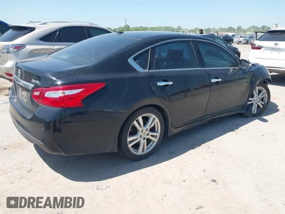 ✅ 2017 Nissan Altima SL • VIN: 1N4BL3AP1HC277432 • Lot: 41996670. Listed on IAAI with 139,446 mi. Free auction sales archive from the USA and detailed vehicle history report at DreamBid. Image 4.