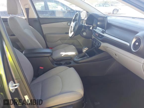 ✅ 2021 Kia Forte LXS • VIN: 3KPF24AD0ME309350 • Lot: 43680200. Wystawiony na IAAI z przebiegiem 50 533 mil. Bezpłatny archiwum sprzedaży aukcyjnych z USA i szczegółowy raport historii pojazdu na DreamBid. Zdjęcie 5.