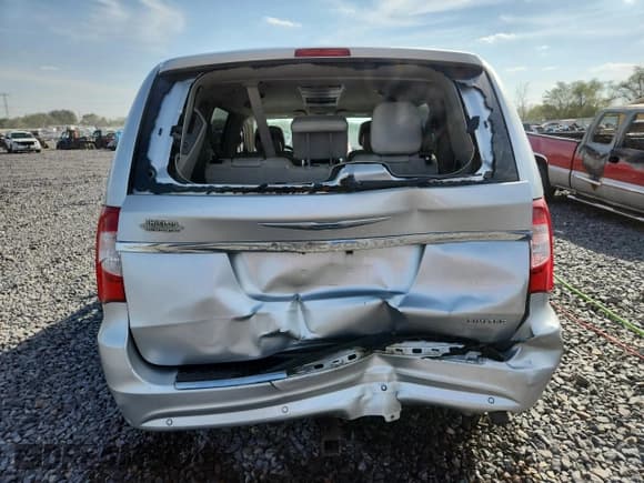 ✅ 2012 Chrysler Town & Country Limited • VIN: 2C4RC1GG9CR181553 • Lot: 84640415. Wystawiony na Copart z przebiegiem 239 341 mil. Bezpłatny archiwum sprzedaży aukcyjnych z USA i szczegółowy raport historii pojazdu na DreamBid. Zdjęcie 6.