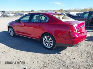 ✅ 2011 Lincoln MKS • VIN: 1LNHL9ER7BG604852 • Lot: 43563565. Wystawiony na IAAI z przebiegiem 178 053 mil. Bezpłatny archiwum sprzedaży aukcyjnych z USA i szczegółowy raport historii pojazdu na DreamBid. Zdjęcie 3.