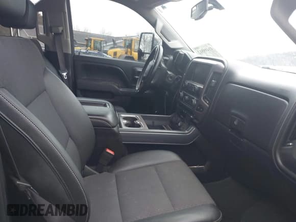 ✅ 2015 GMC Sierra 2500HD SLE • VIN: 1GT12YEG2FF659660 • Lot: 41485512. Listed on IAAI with 114,686 mi. Free auction sales archive from the USA and detailed vehicle history report at DreamBid. Image 5.