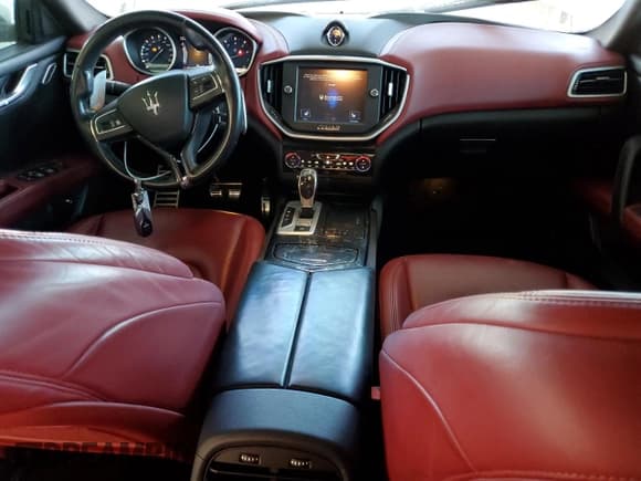 ✅ 2015 Maserati Ghibli • VIN: ZAM57XSA0F1154254 • Lot: 89500835. Wystawiony na Copart z przebiegiem 110 847 mil. Bezpłatny archiwum sprzedaży aukcyjnych z USA i szczegółowy raport historii pojazdu na DreamBid. Zdjęcie 8.