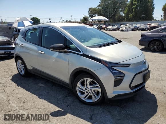 ✅ 2023 Chevrolet Bolt EV 1LT • VIN: 1G1FW6S04P4197453 • Lot: 69160484. Wystawiony na Copart z przebiegiem 28 069 mil. Bezpłatny archiwum sprzedaży aukcyjnych z USA i szczegółowy raport historii pojazdu na DreamBid. Zdjęcie 4.
