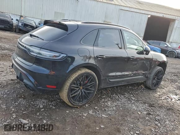 ✅ 2023 Porsche Macan GTS • VIN: WP1AF2A55PLB56728 • Lot: 93667995. Wystawiony na Copart z przebiegiem 24 208 mil. Bezpłatny archiwum sprzedaży aukcyjnych z USA i szczegółowy raport historii pojazdu na DreamBid. Zdjęcie 3.