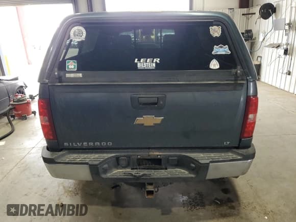 ✅ 2007 Chevrolet Silverado 2500HD 2LT • VIN: 1GCHK23677F540588 • Lot: 65809695. Wystawiony na Copart z przebiegiem 198 886 mil. Bezpłatny archiwum sprzedaży aukcyjnych z USA i szczegółowy raport historii pojazdu na DreamBid. Zdjęcie 6.