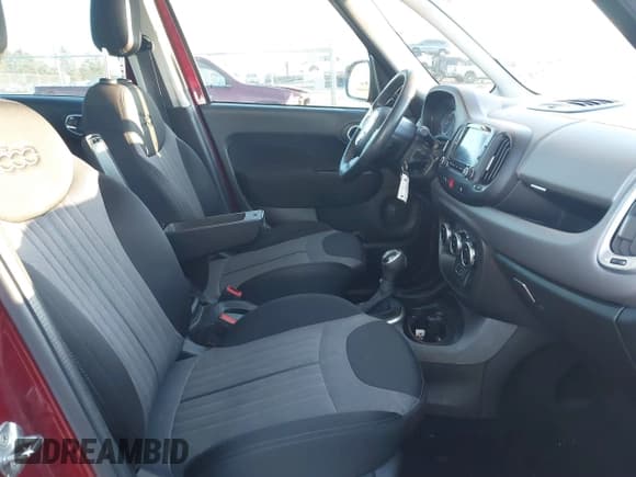 ✅ 2017 FIAT 500L Pop • VIN: ZFBCFAAH6HZ039370 • Лот: 41318202. Опубликован ранее на IAAI с пробегом 111 050 миль. Бесплатный доступ к архиву аукционных продаж из США и подробный отчёт об истории автомобиля на DreamBid. Изображение 5.