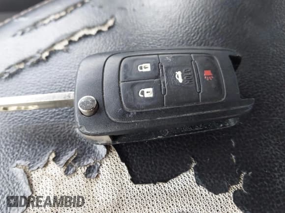 ✅ 2014 Chevrolet Impala LT • VIN: 2G1125S30E9284190 • Лот: 43671497. Опубликован ранее на IAAI с пробегом 276 549 миль. Бесплатный доступ к архиву аукционных продаж из США и подробный отчёт об истории автомобиля на DreamBid. Изображение 11.