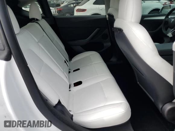 ✅ 2022 Tesla Model Y Long Range • VIN: 7SAYGDEE1NF540740 • Lot: 70879985. Wystawiony na Copart z przebiegiem 29 702 mil. Bezpłatny archiwum sprzedaży aukcyjnych z USA i szczegółowy raport historii pojazdu na DreamBid. Zdjęcie 11.