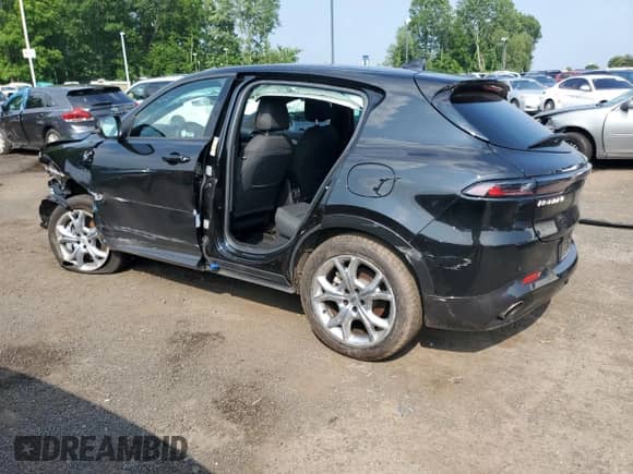 2024 Dodge Hornet R/T z VIN ZACPDFCWXR3A28795, wystawiony jako Copart lot #60538165 z przebiegiem Nie podano mil oraz Czysty tytuł • Clean title. Historia ofert i sprzedaży dostępna na DreamBid. Obrazek 2.