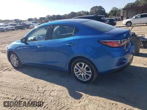 ✅ 2017 Toyota Yaris • VIN: 3MYDLBYV5HY181278 • Лот: 89445915. Опубликован ранее на Copart с пробегом 140 464 миль. Бесплатный доступ к архиву аукционных продаж из США и подробный отчёт об истории автомобиля на DreamBid. Изображение 2.