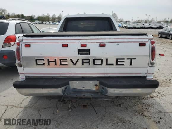 ✅ 1989 GMC Sierra 1500 • VIN: 2GTHC39K3K1532298 • Lot: 51497065. Listed on Copart with 233,797 mi. Free auction sales archive from the USA and detailed vehicle history report at DreamBid. Image 6.