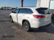 ✅ 2017 Toyota Highlander XLE • VIN: 5TDKZRFH6HS518364 • Лот: 40535936. Опубликован ранее на IAAI с пробегом 181 393 миль. Бесплатный доступ к архиву аукционных продаж из США и подробный отчёт об истории автомобиля на DreamBid. Изображение 3.