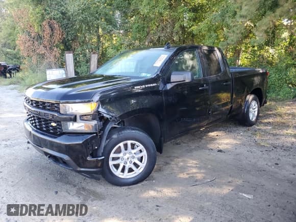 ✅ 2019 Chevrolet Silverado 1500 Custom • VIN: 1GCRYBEH3KZ361893 • Lot: 71166855. Wystawiony na Copart z przebiegiem Nie podano. Bezpłatny archiwum sprzedaży aukcyjnych z USA i szczegółowy raport historii pojazdu na DreamBid. Zdjęcie 1.
