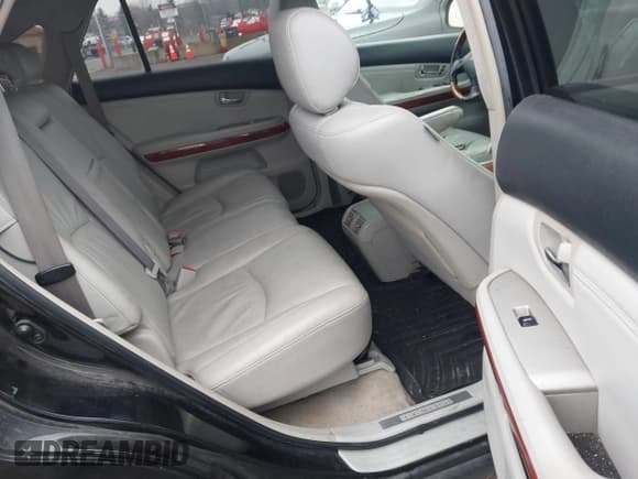 ✅ 2004 Lexus RX 330 • VIN: JTJHA31U640059527 • Lot: 43805759. Wystawiony na IAAI z przebiegiem 260 913 mil. Bezpłatny archiwum sprzedaży aukcyjnych z USA i szczegółowy raport historii pojazdu na DreamBid. Zdjęcie 8.