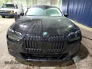 ✅ 2023 BMW 7 Series 760i xDrive • VIN: WBA33EJ05PCM56677 • Лот: 82551153. Опубликован ранее на Copart с пробегом 12 215 миль. Бесплатный доступ к архиву аукционных продаж из США и подробный отчёт об истории автомобиля на DreamBid. Изображение 5.