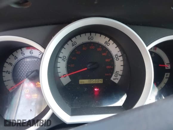 ✅ 2014 Toyota Tacoma PreRunner • VIN: 5TFTU4GNXEX056178 • Lot: 43344457. Listed on IAAI with 185,884 mi. Free auction sales archive from the USA and detailed vehicle history report at DreamBid. Image 7.