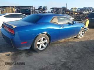 2010 Dodge Challenger SE z VIN 2B3CJ4DV0AH261554, wystawiony jako IAAI lot #43384171 z przebiegiem 147 344 mil mil oraz . Historia ofert i sprzedaży dostępna na DreamBid. Obrazek 4.