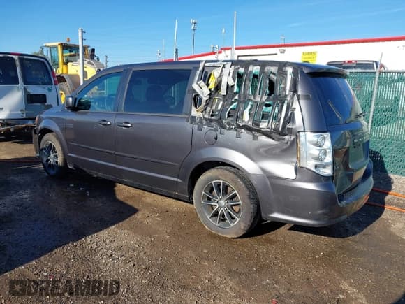 ✅ 2017 Dodge Grand Caravan SE • VIN: 2C4RDGBG9HR568358 • Lot: 43417063. Wystawiony na IAAI z przebiegiem 202 423 mil. Bezpłatny archiwum sprzedaży aukcyjnych z USA i szczegółowy raport historii pojazdu na DreamBid. Zdjęcie 3.