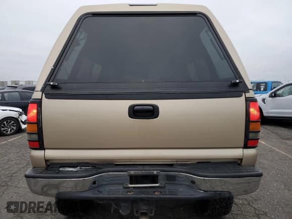 ✅ 2006 Chevrolet Silverado 2500HD LT1 • VIN: 1GCHK23D86F200833 • Lot: 46864485. Wystawiony na Copart z przebiegiem 153 783 mil. Bezpłatny archiwum sprzedaży aukcyjnych z USA i szczegółowy raport historii pojazdu na DreamBid. Zdjęcie 6.