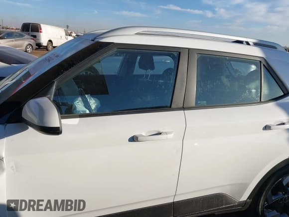 ✅ 2022 Hyundai Venue SEL • VIN: KMHRC8A3XNU154622 • Lot: 41233442. Listed on IAAI with 68,989 mi. Free auction sales archive from the USA and detailed vehicle history report at DreamBid. Image 14.