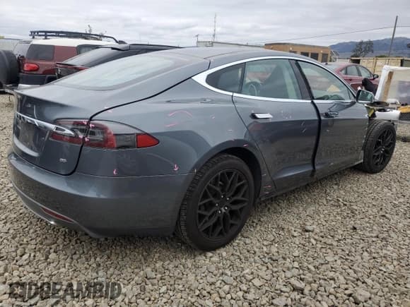 ✅ 2014 Tesla Model S 60 • VIN: 5YJSA1H19EFP35853 • Lot: 92117395. Listed on Copart with 108,284 mi. Free auction sales archive from the USA and detailed vehicle history report at DreamBid. Image 3.
