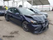 ✅ 2022 Toyota Camry Hybrid SE • VIN: 4T1S31AK2NU576366 • Lot: 42539939. Listed on IAAI with 10,900 mi. Free auction sales archive from the USA and detailed vehicle history report at DreamBid. Image 1.