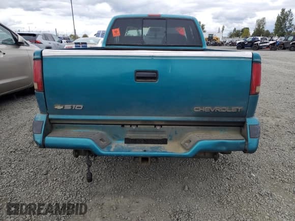 ✅ 1996 Chevrolet S-10 LS • VIN: 1GCCS19X6T8143781 • Lot: 85875685. Listed on Copart with 213,077 mi. Free auction sales archive from the USA and detailed vehicle history report at DreamBid. Image 6.