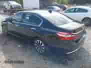 2017 Honda Accord EX-L z VIN JHMCR6F58HC002631, wystawiony jako IAAI lot #43289224 z przebiegiem 96 170 mil mil oraz . Historia ofert i sprzedaży dostępna na DreamBid. Obrazek 3.