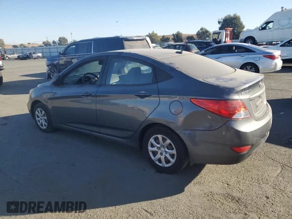 ✅ 2013 Hyundai Accent GLS • VIN: KMHCT4AE7DU413792 • Лот: 79952664. Опубликован ранее на Copart с пробегом 140 016 миль. Бесплатный доступ к архиву аукционных продаж из США и подробный отчёт об истории автомобиля на DreamBid. Изображение 2.