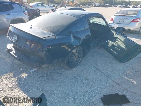 ✅ 2014 Ford Mustang GT Premium • VIN: 1ZVBP8CF2E5209833 • Lot: 43348697. Listed on IAAI with 91,687 mi. Free auction sales archive from the USA and detailed vehicle history report at DreamBid. Image 4.