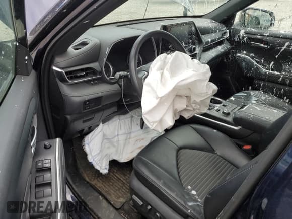 ✅ 2021 Toyota Highlander XSE • VIN: 5TDLZRBH4MS113995 • Lot: 53573835. Listed on Copart with Not provided. Free auction sales archive from the USA and detailed vehicle history report at DreamBid. Image 8.