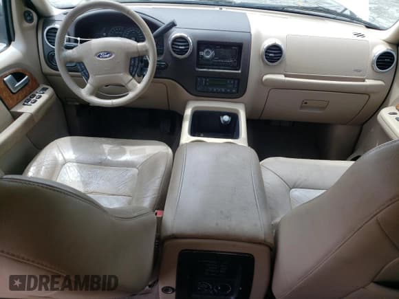 ✅ 2004 Ford Expedition Eddie Bauer • VIN: 1FMRU17W74LA68372 • Lot: 56393515. Listed on Copart with 220,044 mi. Free auction sales archive from the USA and detailed vehicle history report at DreamBid. Image 8.